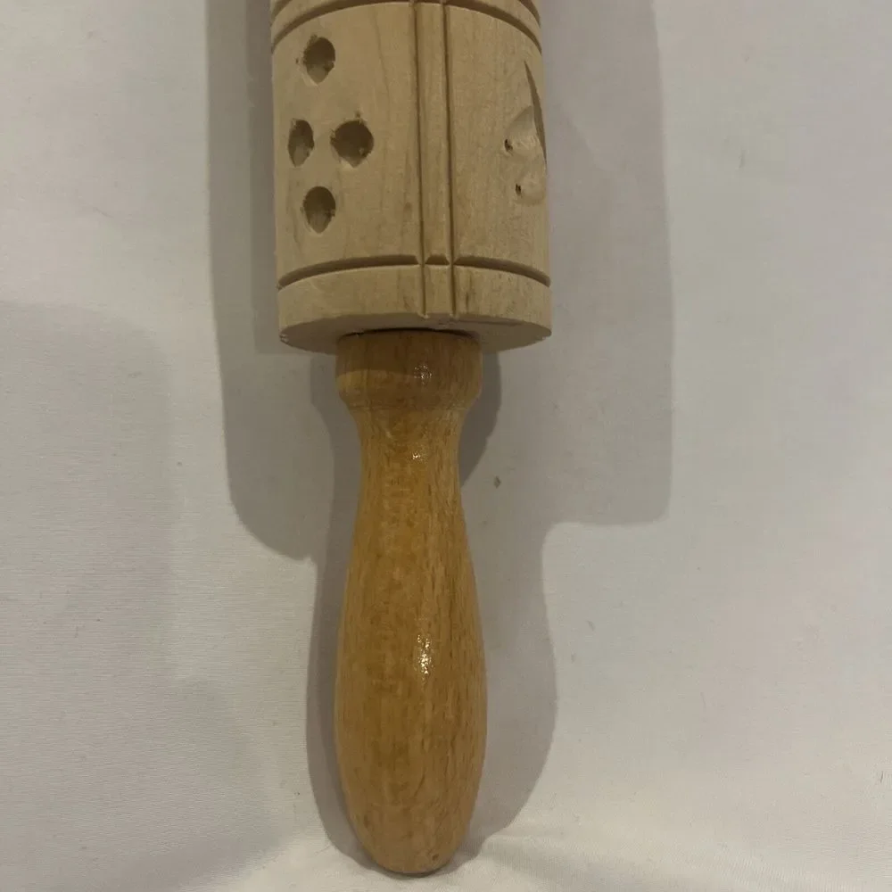 Vtg Embossed Wood Rolling Pin Dough Roller  15